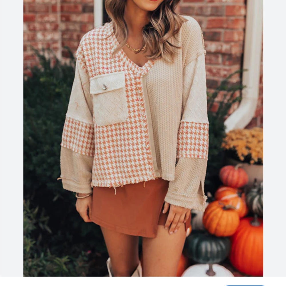 POL Cream and Tan Patchwork Knit V-Neck Sweatshirt